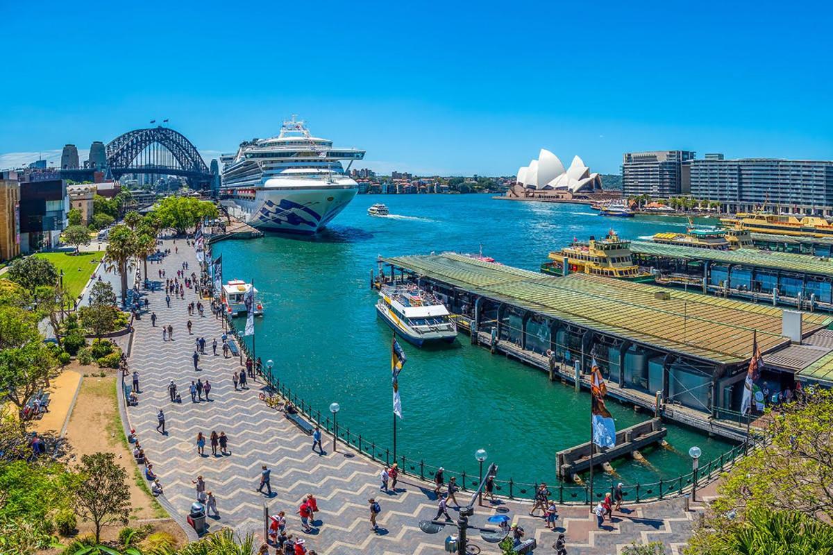 Stunning Terraced Near The Opera House *