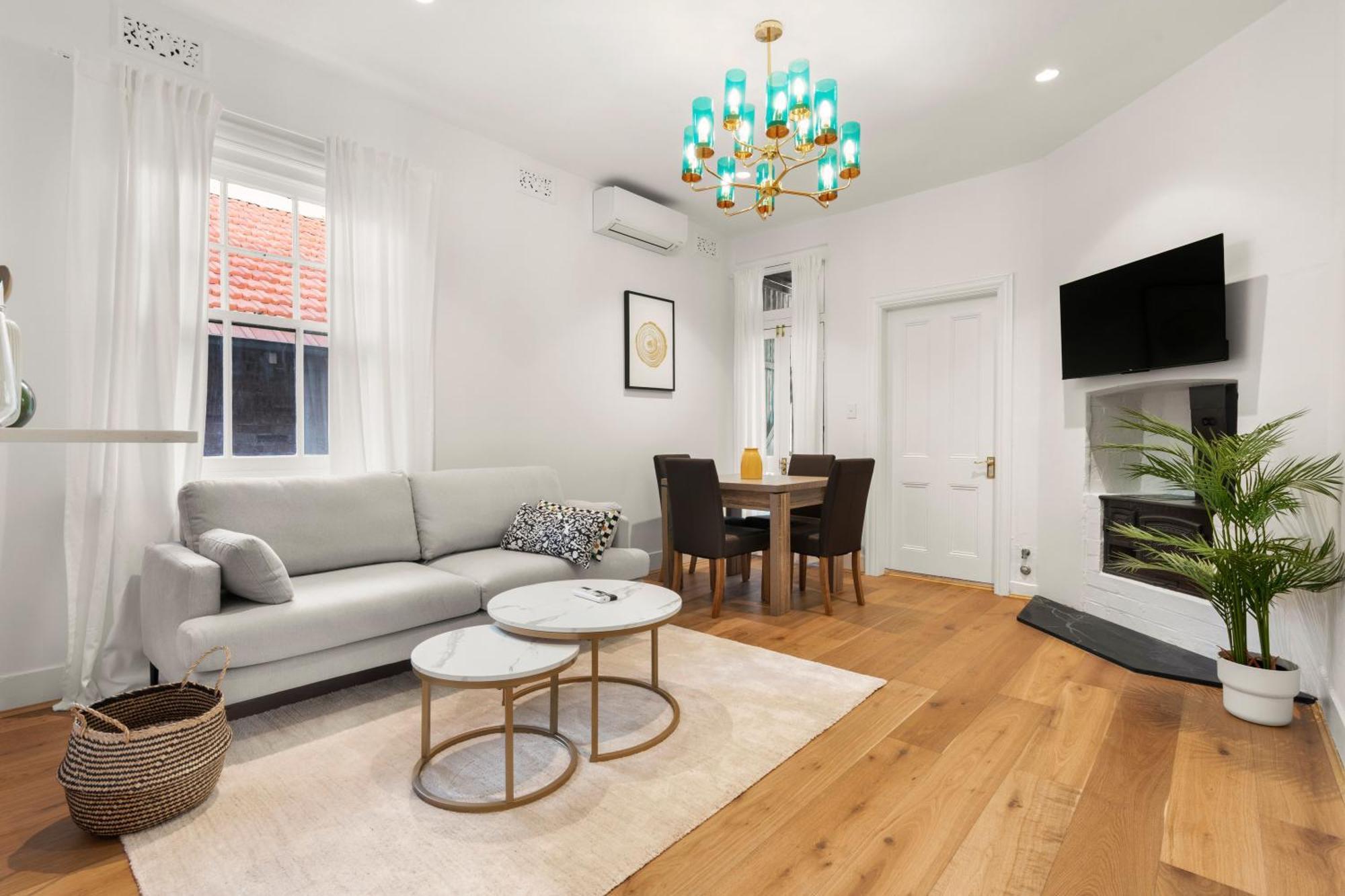 Stunning Terraced Near The Opera House *