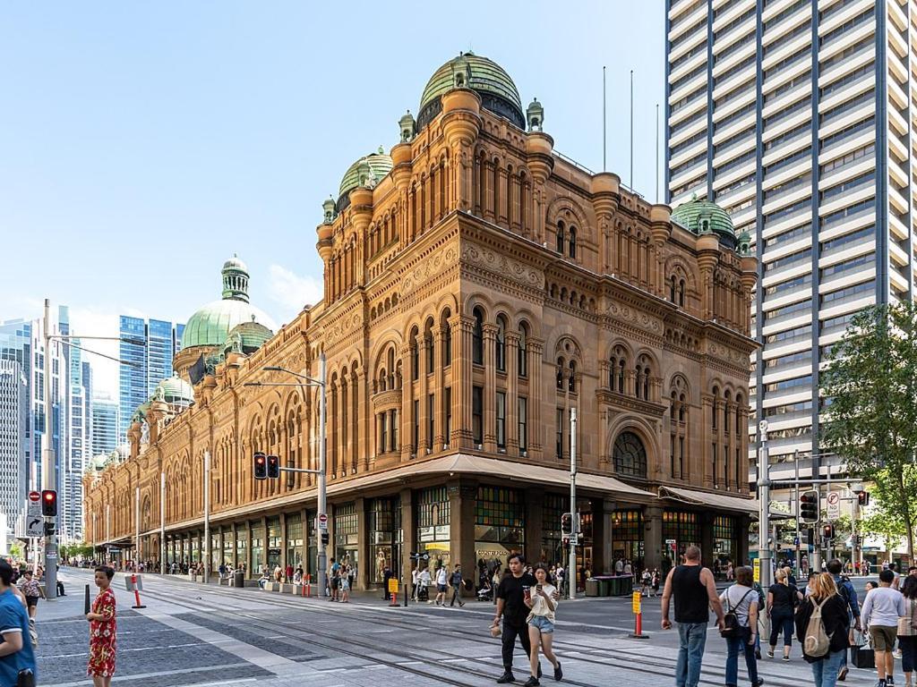 Stunning Terraced Near The Opera House *